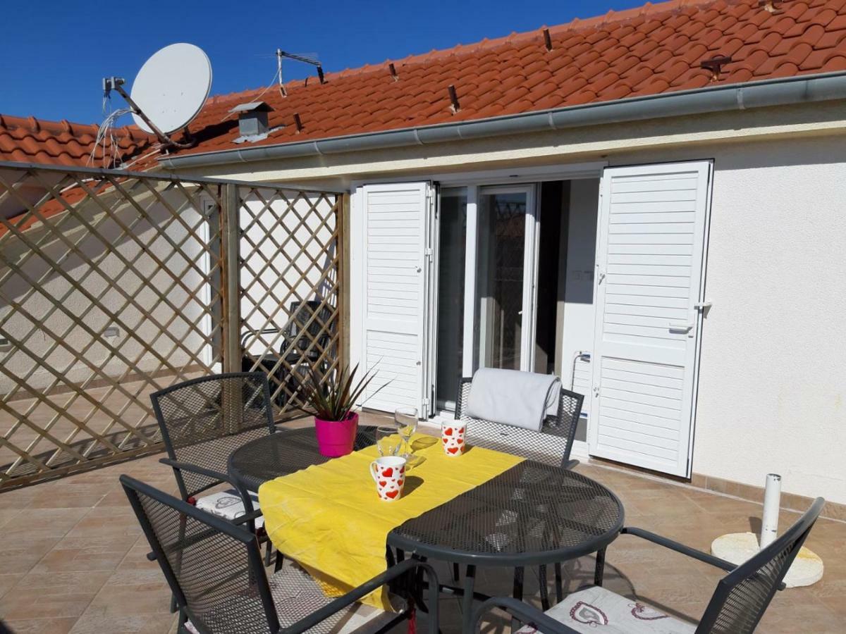 Apartment Place 2 Stay Χβαρ Εξωτερικό φωτογραφία