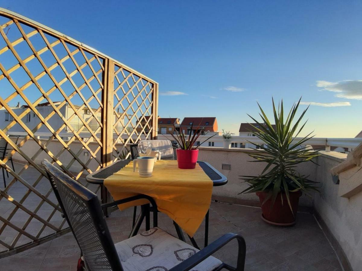 Apartment Place 2 Stay Χβαρ Εξωτερικό φωτογραφία